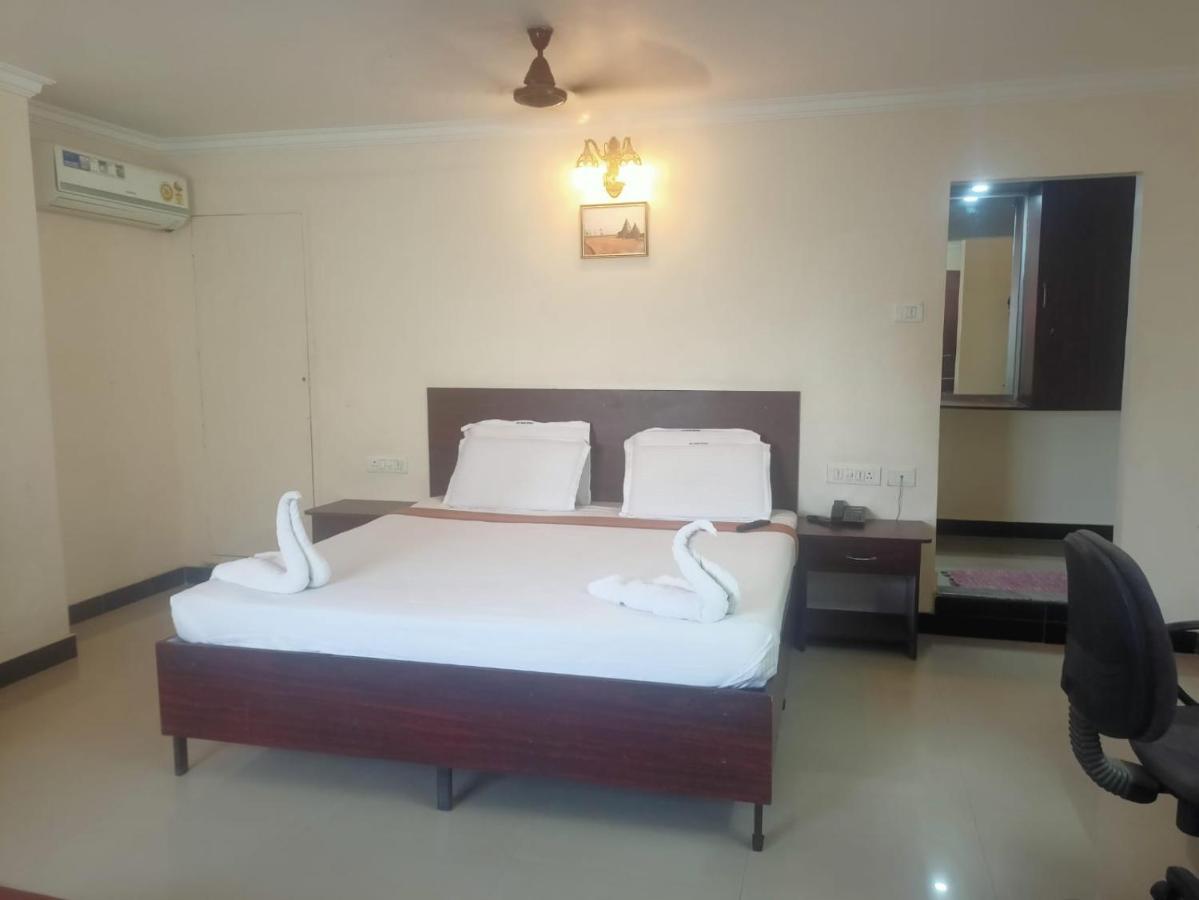 Sky Park Hotels Tiruppur Luaran gambar