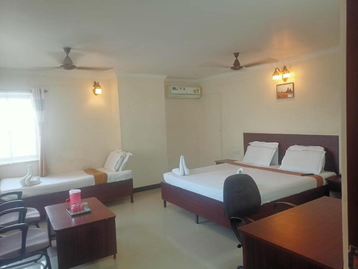 Sky Park Hotels Tiruppur Luaran gambar