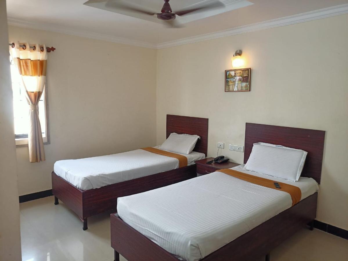 Sky Park Hotels Tiruppur Luaran gambar